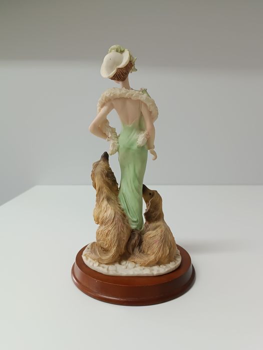 Figurka La Verona Collection - Dama z psami