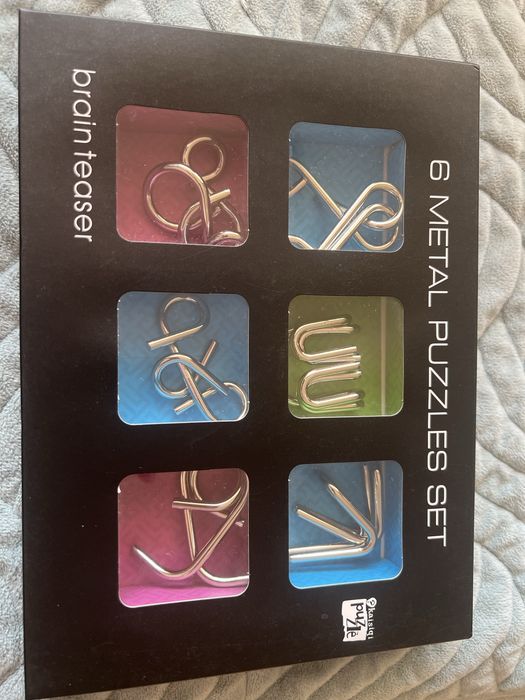 Пазли головоломка.