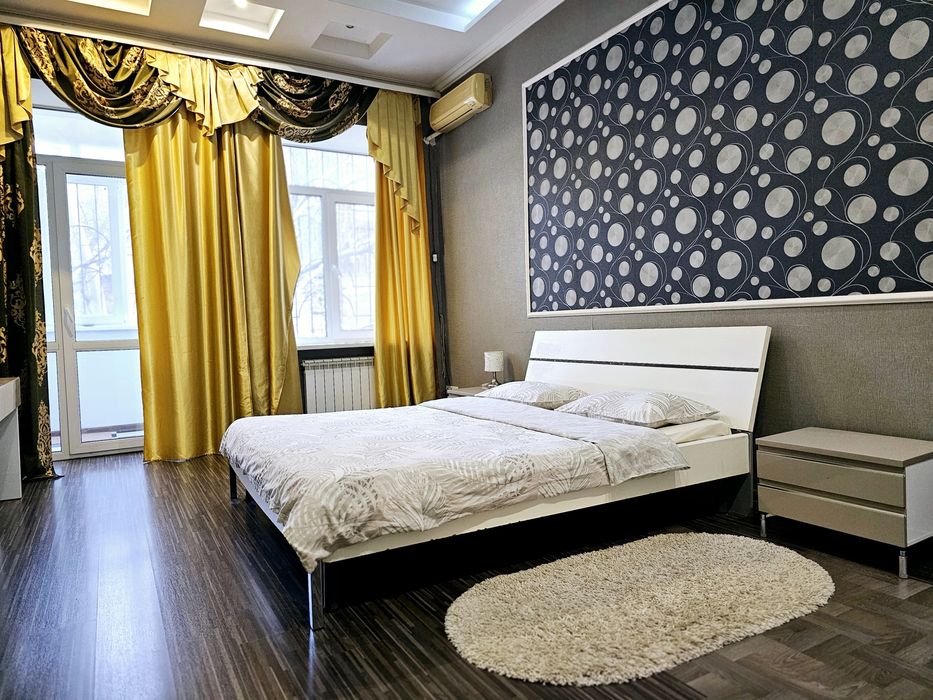 2 -к центр, Мост сити, раздельные комнаты ,Короленко 15,