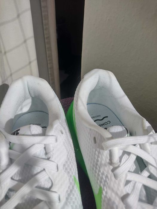 Buty do biegania damskie Nike Revolution 8 white/cucumber calm/illusion green