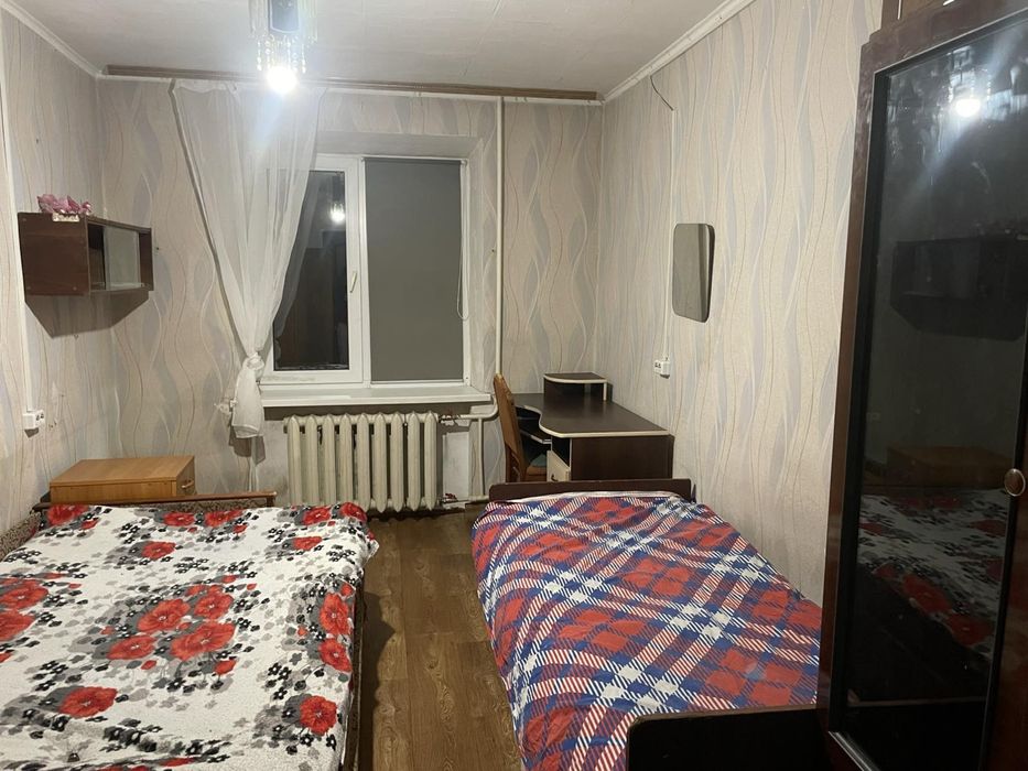 Продаємо кімнати в гуртожитку, в р-ні парку «Хіміків»