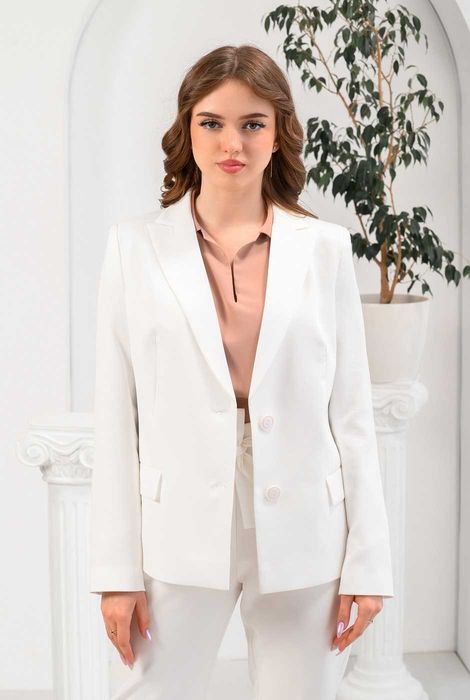 Піджак 037 молочний креп