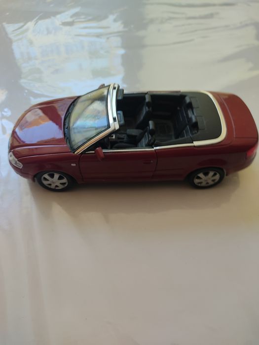 Колекційні моделі автомобілів 2/24