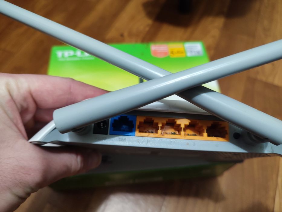 Продам роутер Tp link
