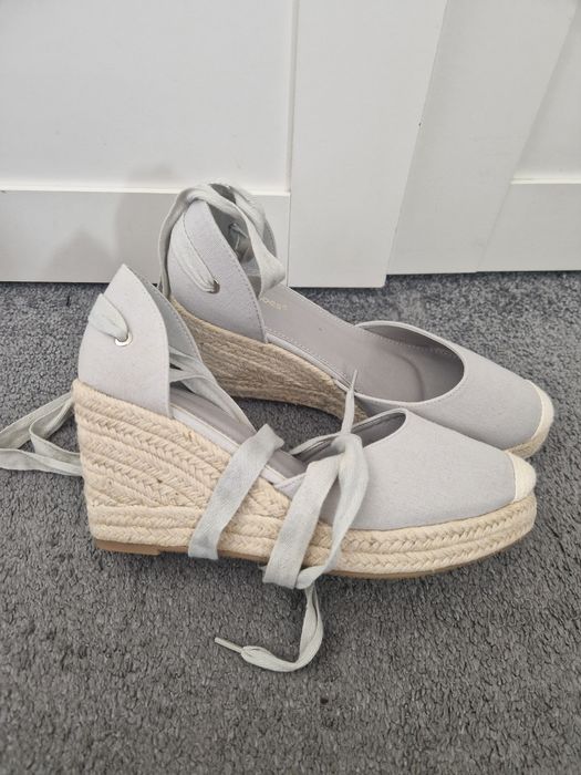 Szare wiązane espadryle r 39
