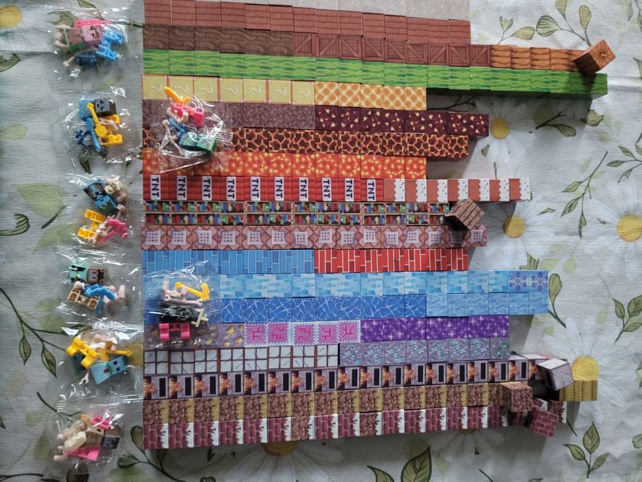 Klocki magnetyczne 311szt+8figurek