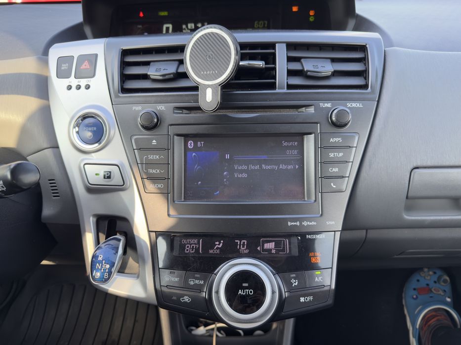 Toyota Prius V 2013