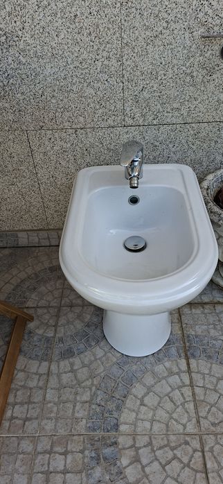 Móvel WC, espelho e bidé
