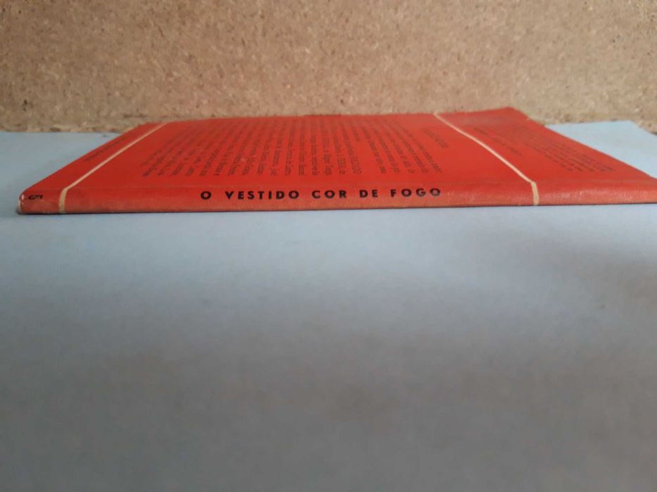 Livro REF esc - O Vestido cor de Fogo - José Régio