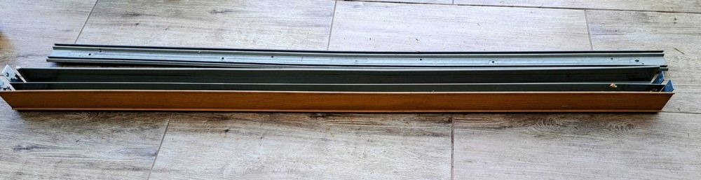 Prowadnice / szyny do drzwi przesuwnych 136 cm – komplet