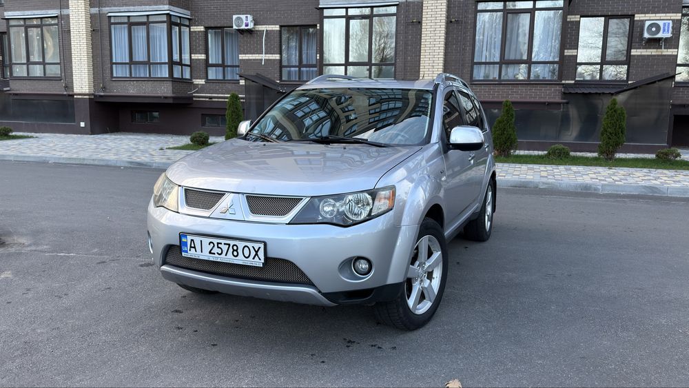 Продам Mitsubishi Outlander XL