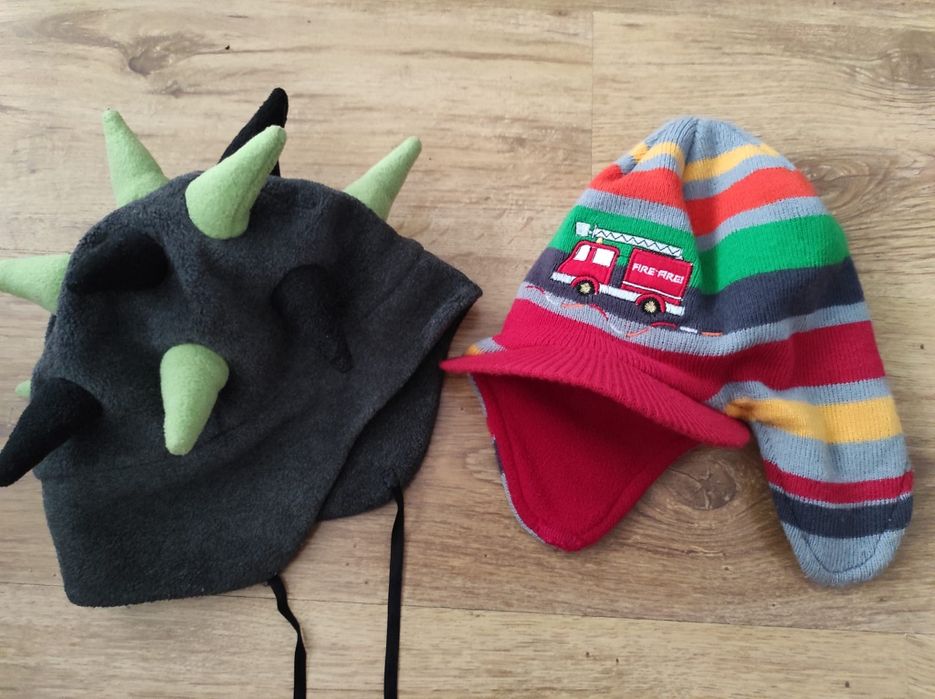 Dwie czapki straż pożarna