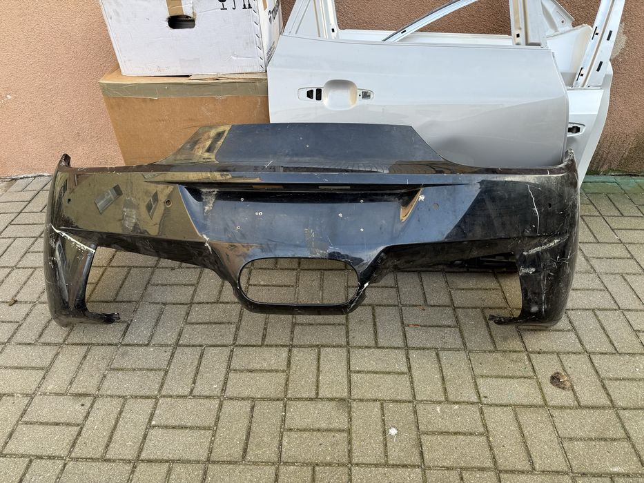 Ferrari 458 Italia zderzak tył czarny OE 0726 PDC