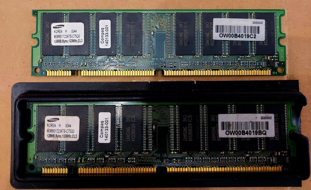 Memória Samsung 128MB SDRAM PC133