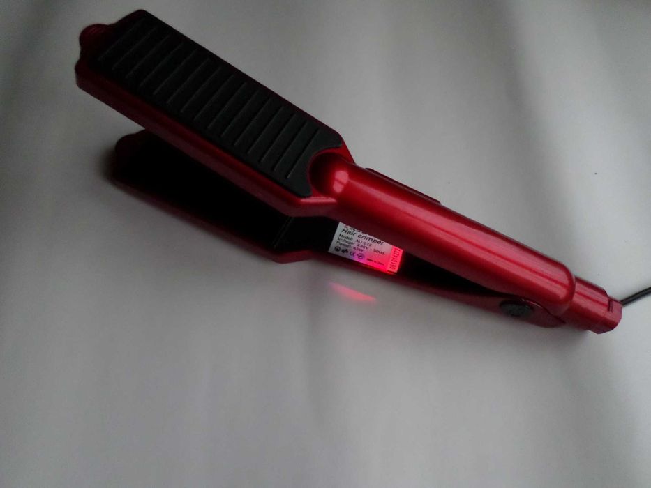 Выпрямитель для волос AURORA AU 272 .