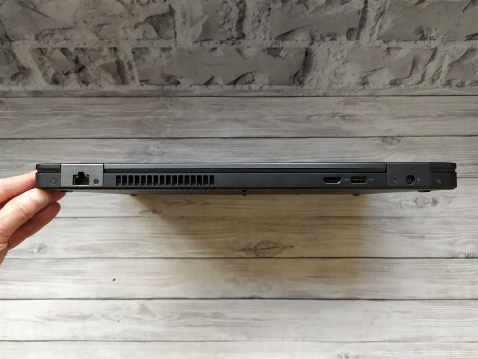 Dell Precision 3530 FHD i5-8400H/16GB DDR4/256GB SSD/NVIDIA P600 4GB