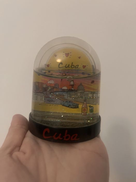 Pisa papeis / globo de neve Cuba