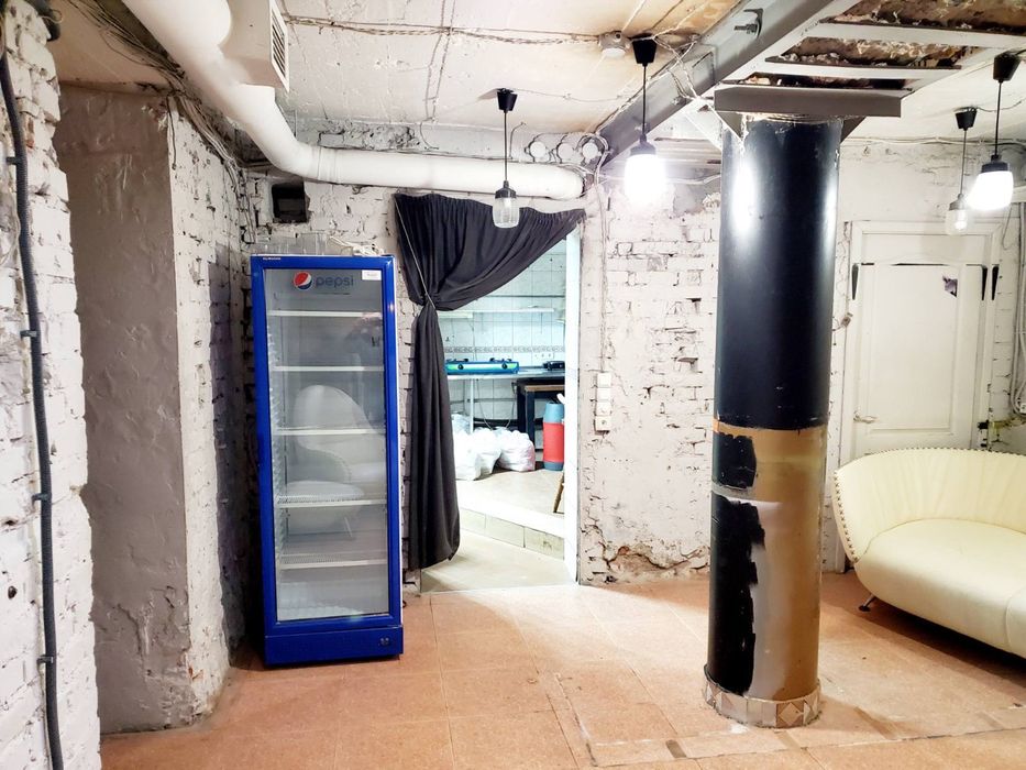 Продам подвальное помещение с Отдельным Входом , Центр