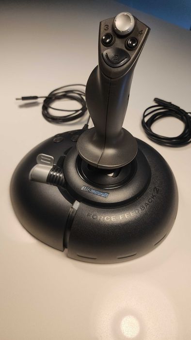Joystick Microsoft Sidewinder Force Feedback 2 em excelente estado