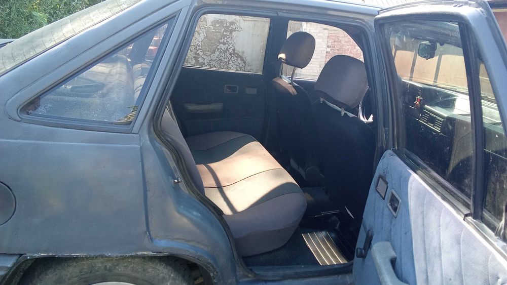 Автомобіль Опель кадет седан