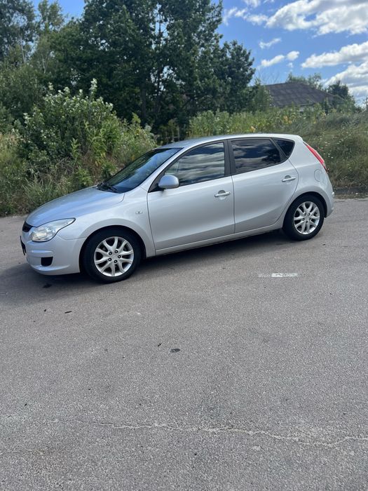 Hyundai i30………..