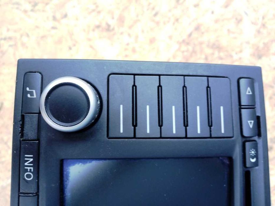 Магнітола Volkswagen Touareg 2003 по 2010 г.в. Магнитола VW Touareg 7L