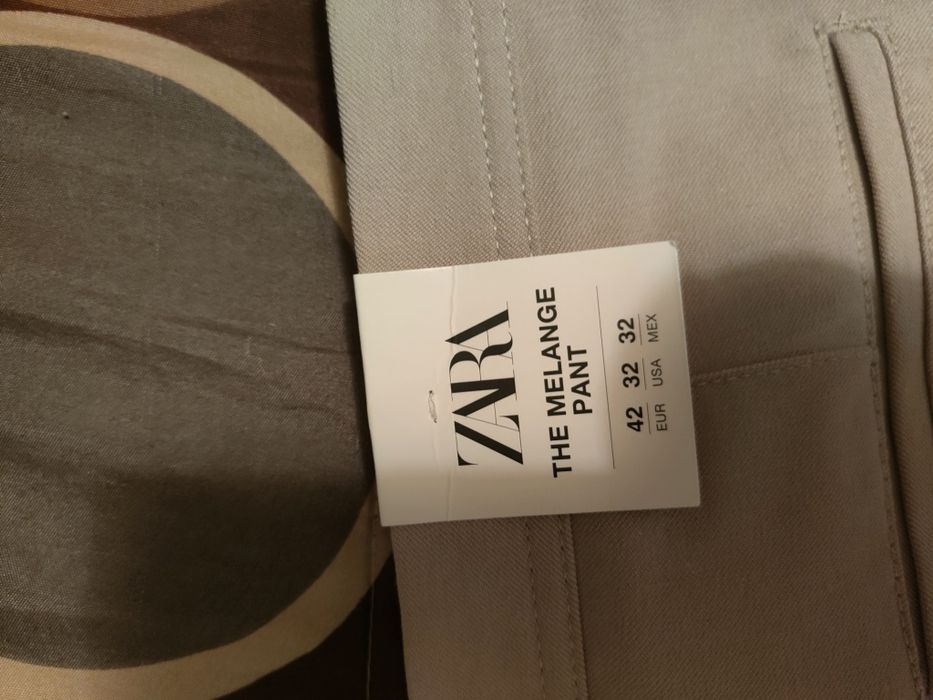 Calças tipo chino Zara