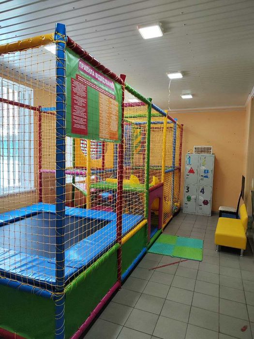 Продам лабіринт з батутом