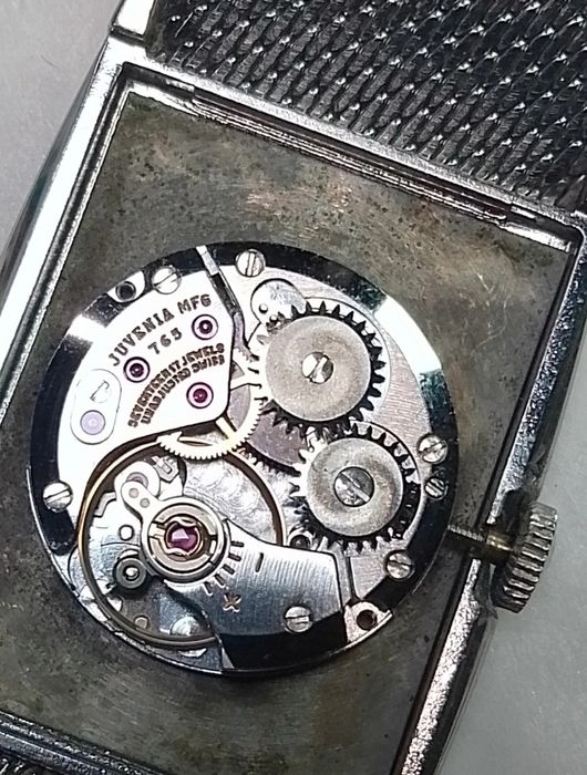Muito Raro relógio Juvenia "tank" (24mm x 35mm)