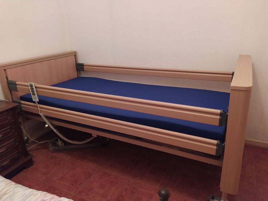 Cama articulada elétrica hospitalar + colchão anti-escaras