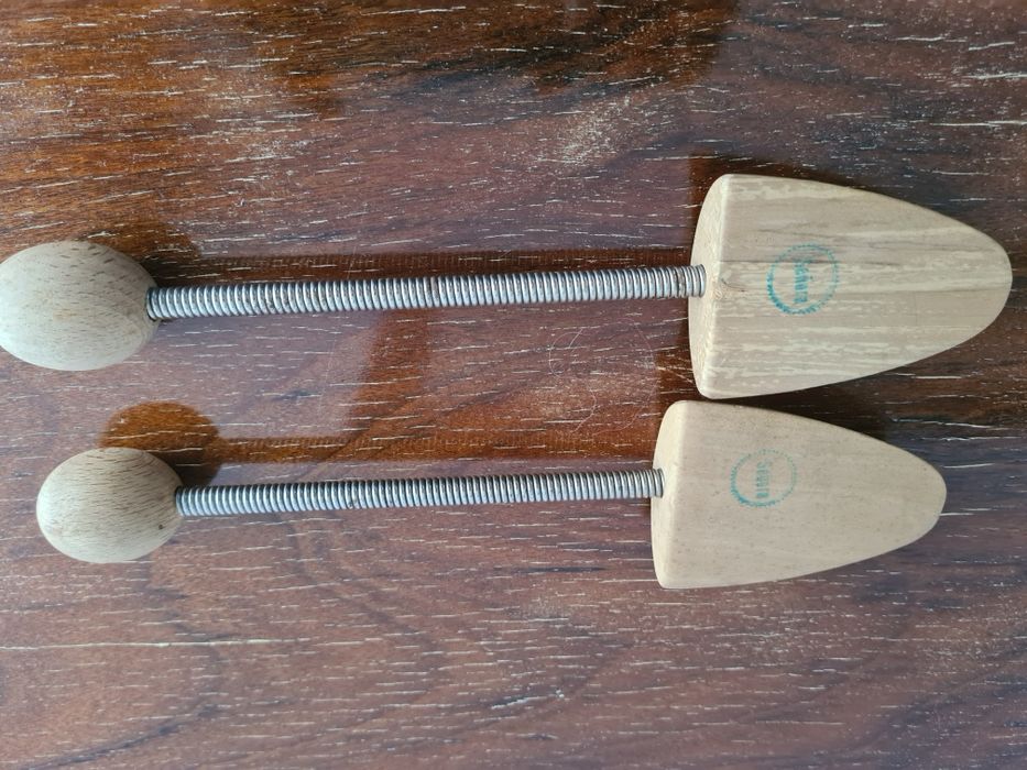 Alargadores de sapatos  madeira