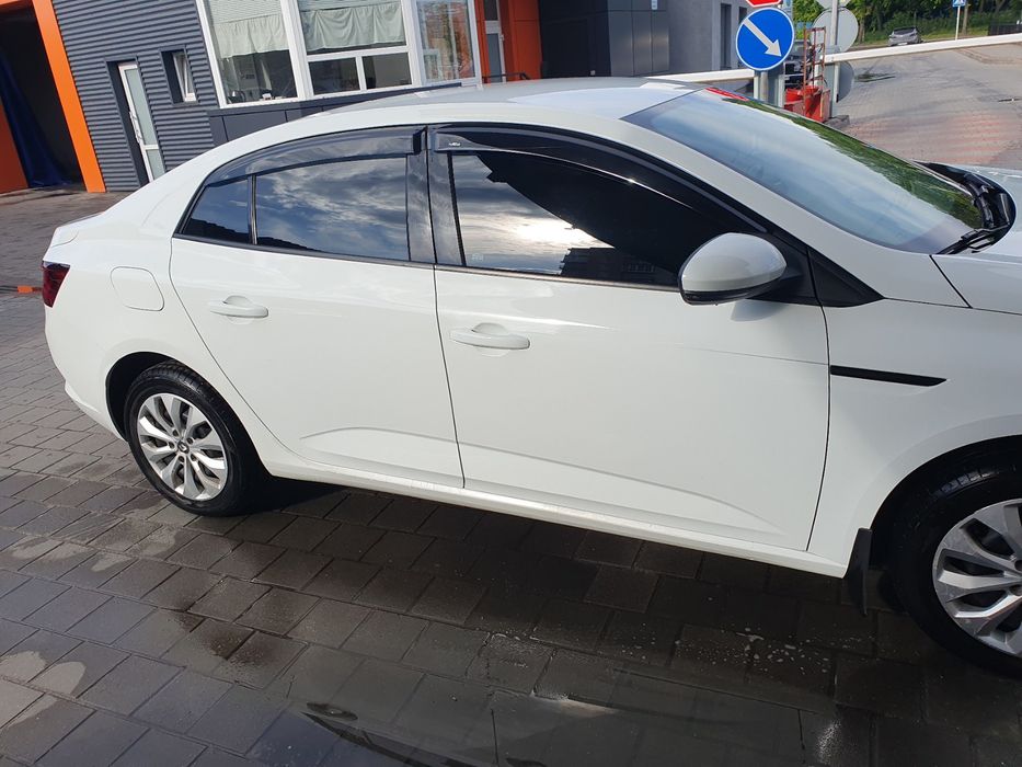 Автомобіль Рено Меган 4