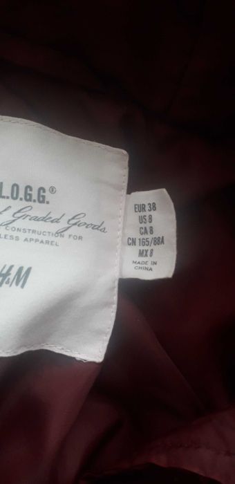 Куртка женская с об'емным капюшоном