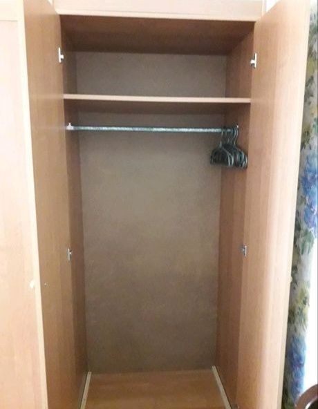 Закритий шкаф для одежі. ДСП Польша. Стан ідеальний! Самовивіз