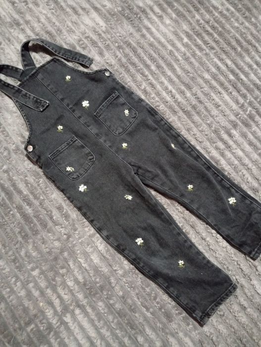 Джинсовий комбінезон 4-5 р