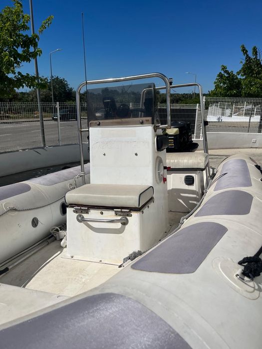 Semi-rígido Valiant 4,50 m – Mariner 40 HP | 7.500€ Negociáveis