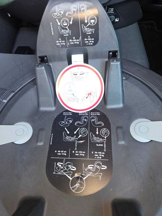 Автокрісло Cybex Cloud T i-Size Plus Leaf Green + База Base T (Комплект)