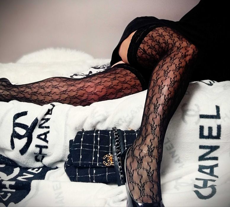 pończochy czarne koronkowe samonośne