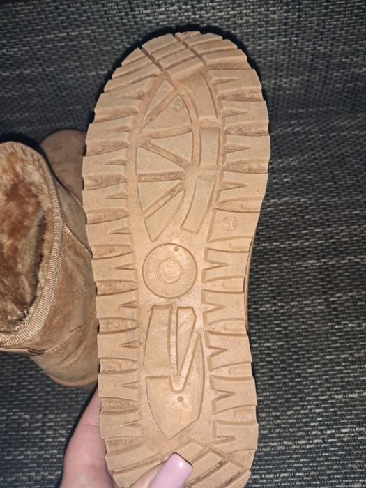 Уги бежеві 37рр на платформе