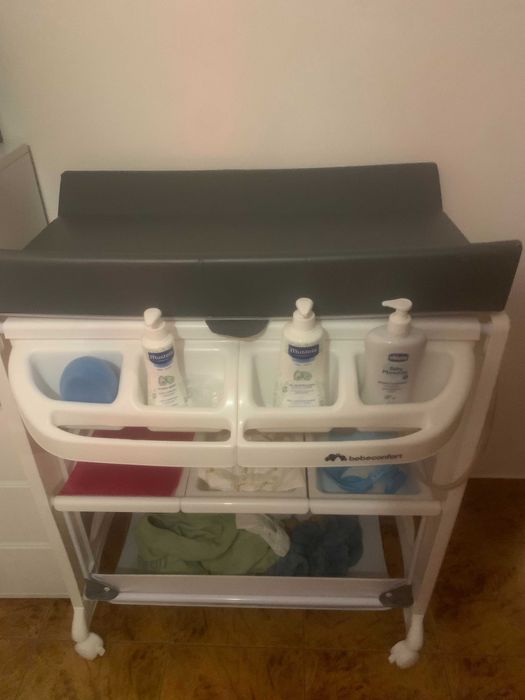 Banheira com muda fralda para Bebé