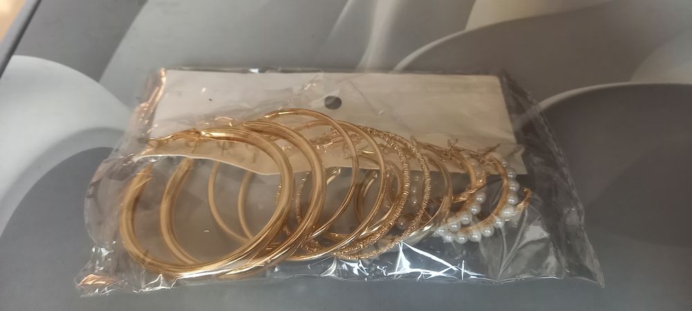 Nowy. Zestaw kolczyków