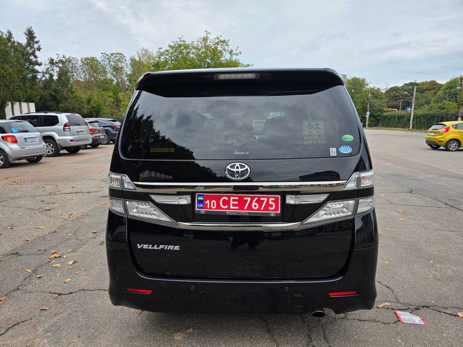 Toyota Vellfire 2013 2.4 автомат