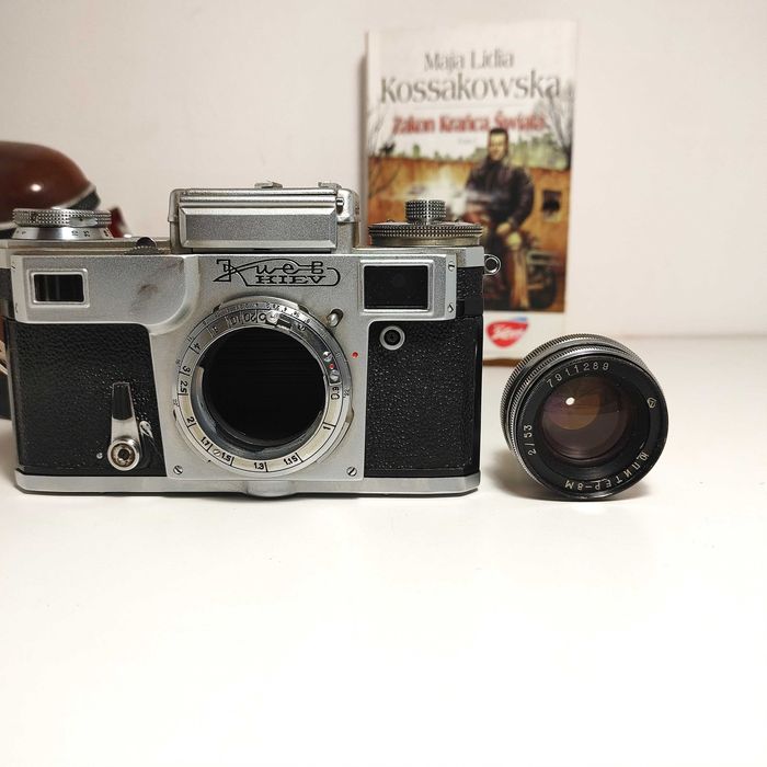 Radziecki dalmierzowy aparat fotograficzny KIEV 4 lens Jupiter 8M