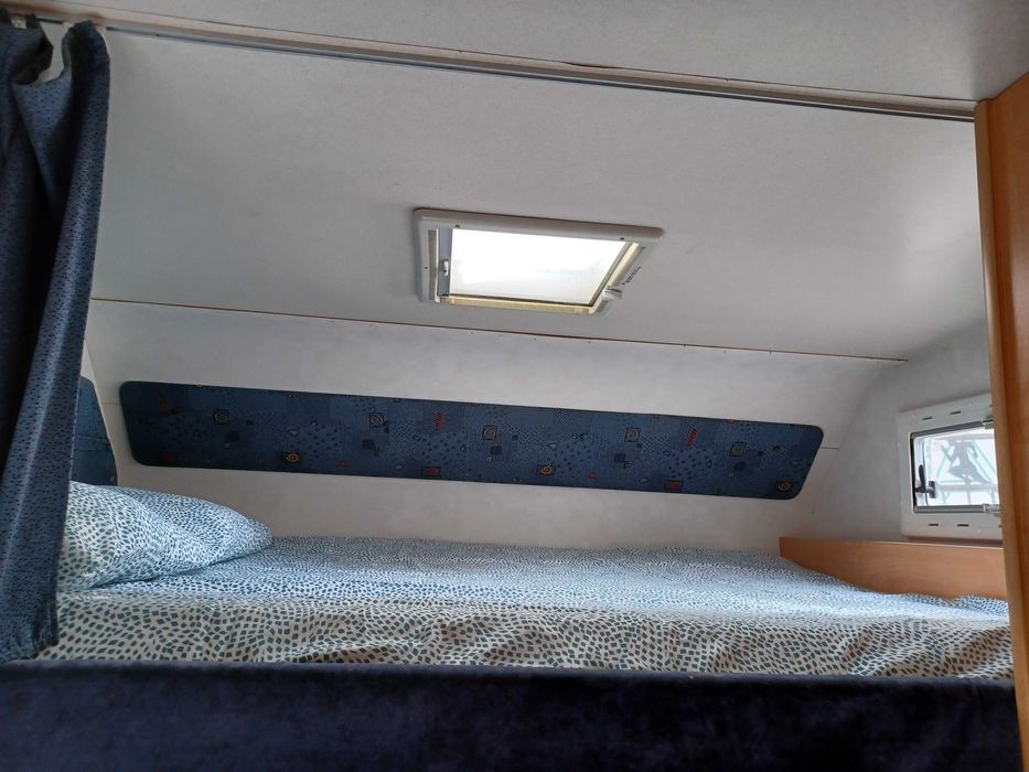 Autocaravana Familiar Chausson Fiat Ducato 2.8 JTD — 6 Lugares, Solar, WC, Duche e Toldo