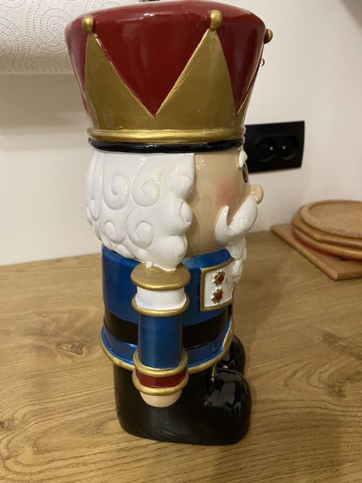 Swiateczna Figurka ceramiczna wysokosc 27 cm