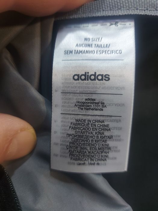 Сумка adidas Essentials
колір чорний IT2048