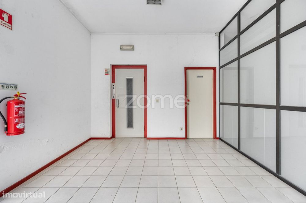 Escritório com 82 m² | Centro Comercial da Estação | Viana do Caste...