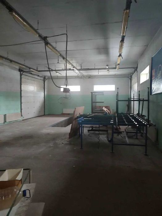 Продам виробничо - складськi примiщення по вул. Попова