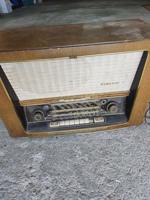 Radio muito antigo