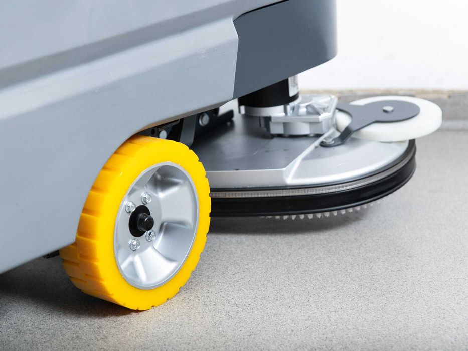 Szorowarka Hako Hakomatic B90 NOWE BATERIE 1637h 3700m²/h 13000 netto